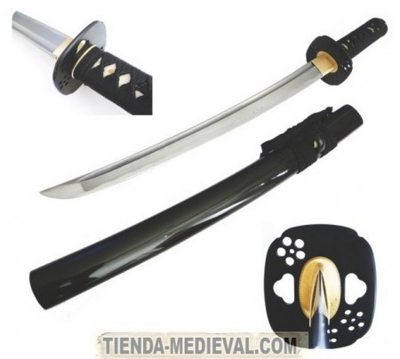 WAKIZASHI HISAMATSU PRÁCTICAS 450x404 - Japanese Wakizashi: the short sword embodying samurai honor and technique