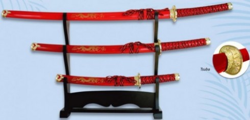 Katana Wakizashi y Tanto rojo con stand lacado en negro 490x236 custom - Las Katanas Samuráis