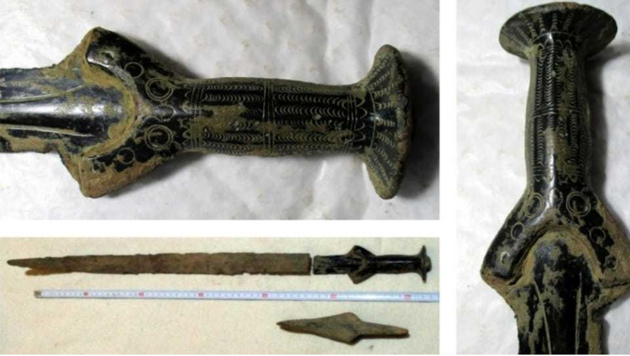 ESPADA 3.300 ANOS ANTIGUEDAD - Descubren espada de bronce de 3.300 años de antigüedad